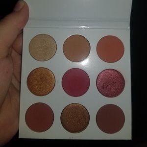 Kylie Jenner Burgundy Pallette